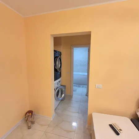 Apartment Tomis Ii *